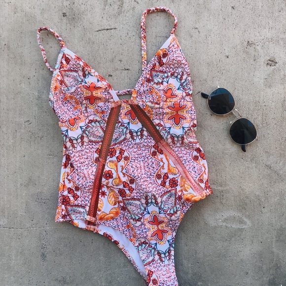 Princess Polly Some Days Lovin’ One Piece - Picture 4 of 8